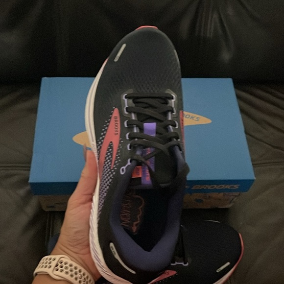 (NEW) Brooks Adrenaline GTS 22 Women’s Sneaker, Size: 10 - Picture 8 of 16